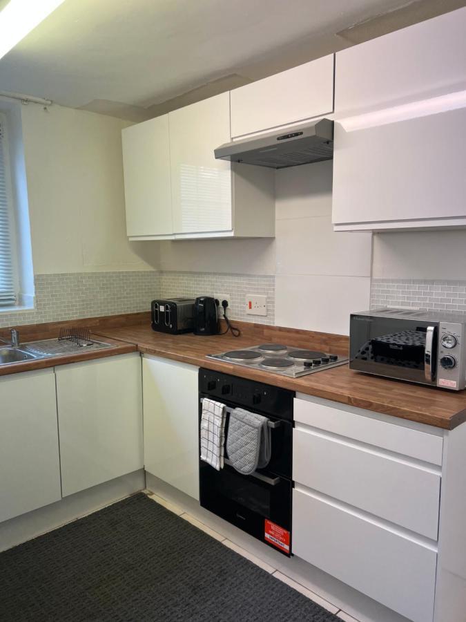 2 Bedroom Flat, 2 Minutes Walk To Bethnalgreen Station, Central Londra Esterno foto